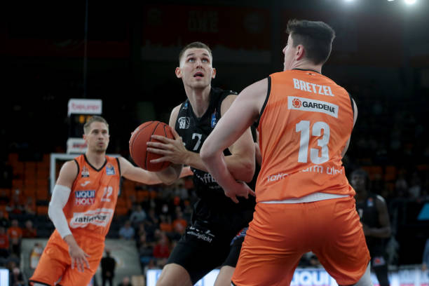 在俱乐部中 在俱乐部中